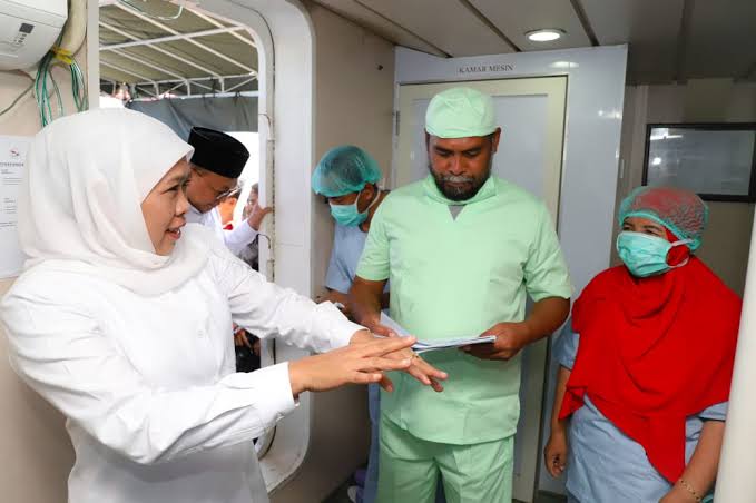 Gubernur Khofifah Apresiasi Program Yankes Bergerak Tahap 1 Berhasil Layani 406 Warga Pulau Raas, Dekatkan Layanan Kesehatan untuk Warga Kepulauan
