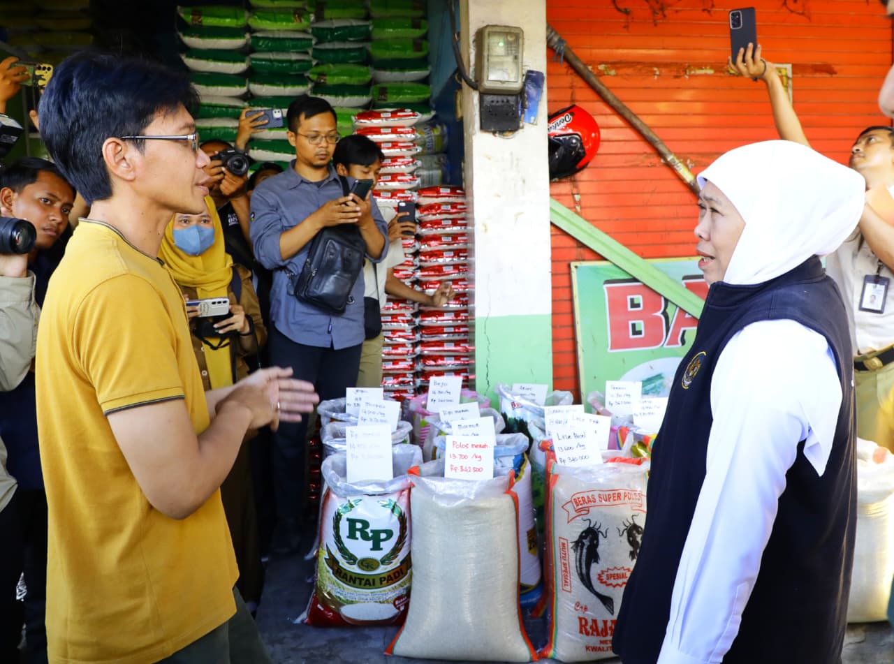 Respon Naiknya Harga Beras di Pasar, Gubernur Khofifah Tegas Instruksikan Jaga Kelancaran Distribusi Beras SPHP