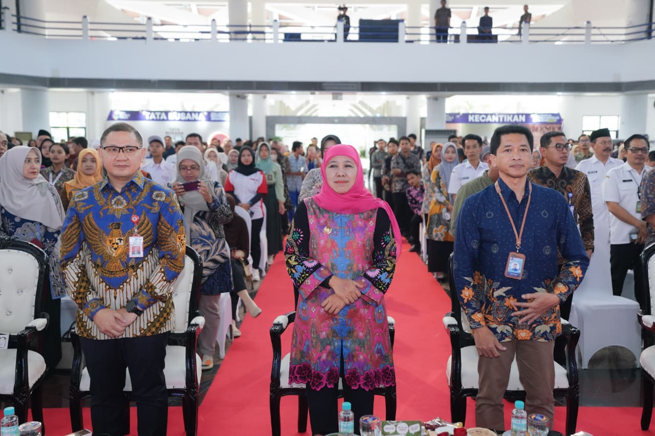 Bangun Jiwa Entrepreneur Muda, Gubernur Khofifah Berikan Apresiasi untuk 1.600 Usaha Siswa Double Track