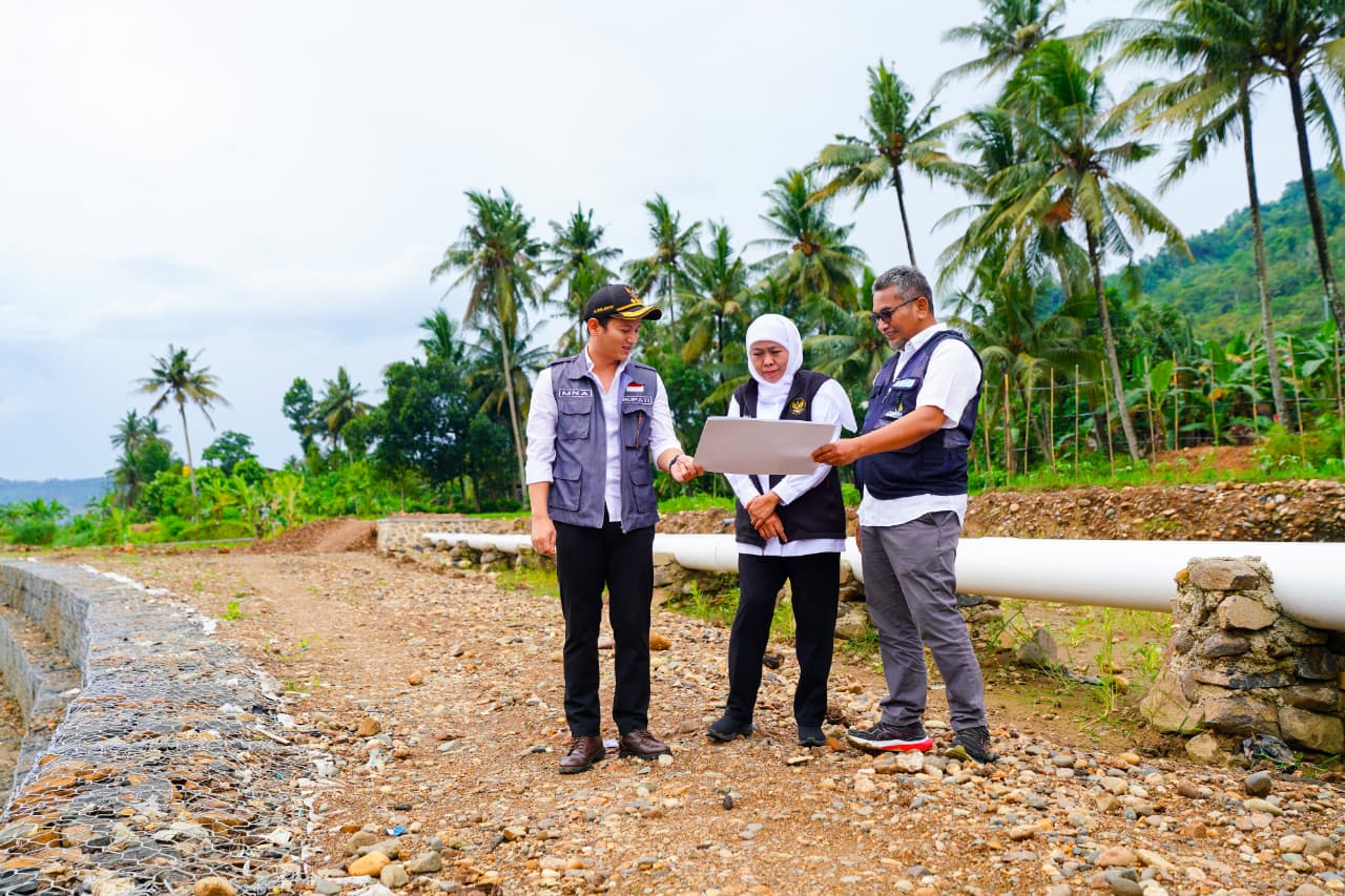 Gubernur Khofifah Ajak Jaga Infrastruktur Irigasi yang Jadi Harapan Panen Petani Trenggalek