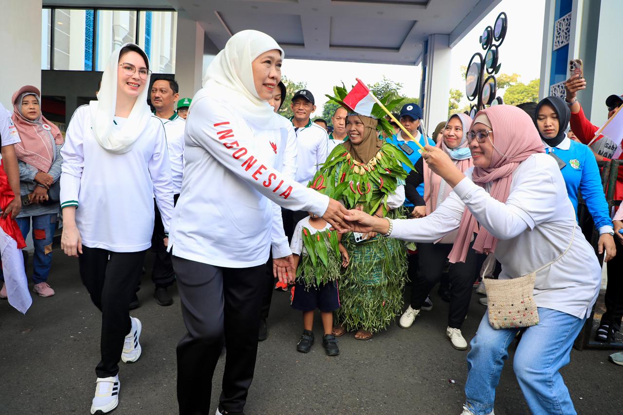 Gubernur Khofifah di Jalan Sehat Al-Akbar: Hijrah dari Pesimisme Menuju Kualitas Hidup yang Mulia